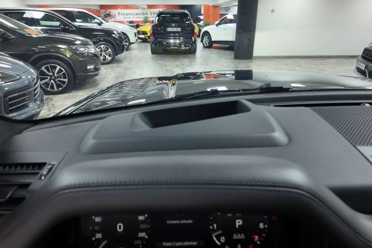 Land-Rover Defender