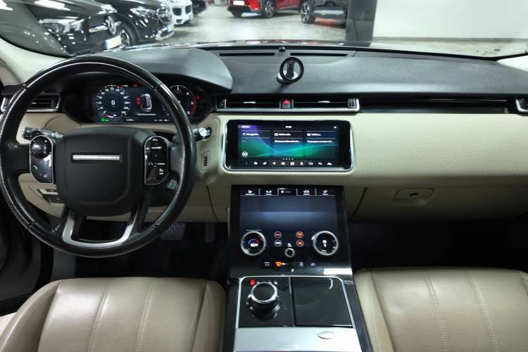 Land-Rover Range Rover Velar