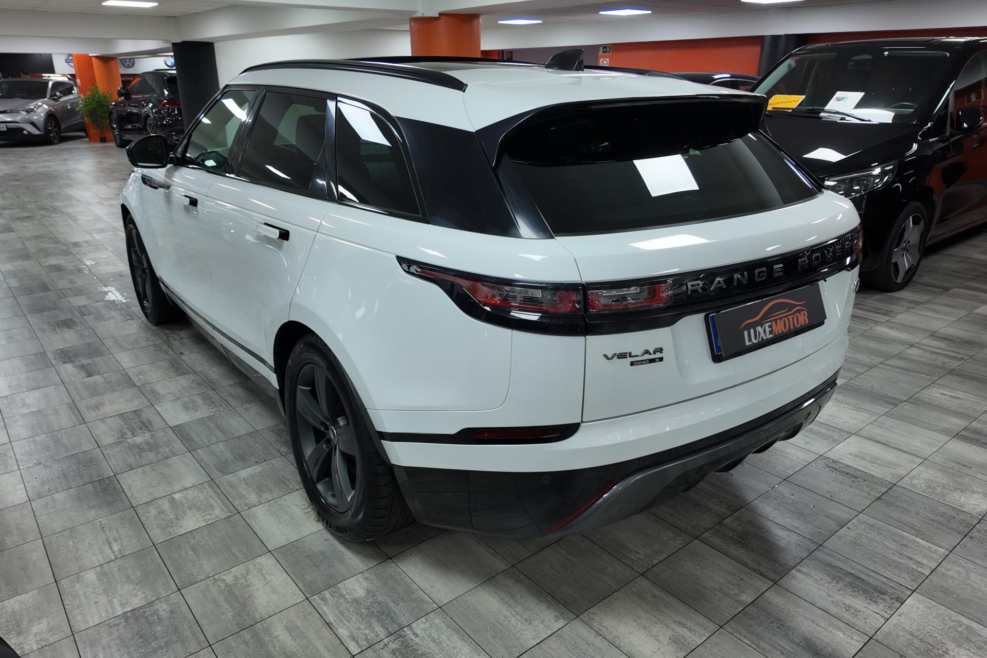 Land-Rover Range Rover Velar